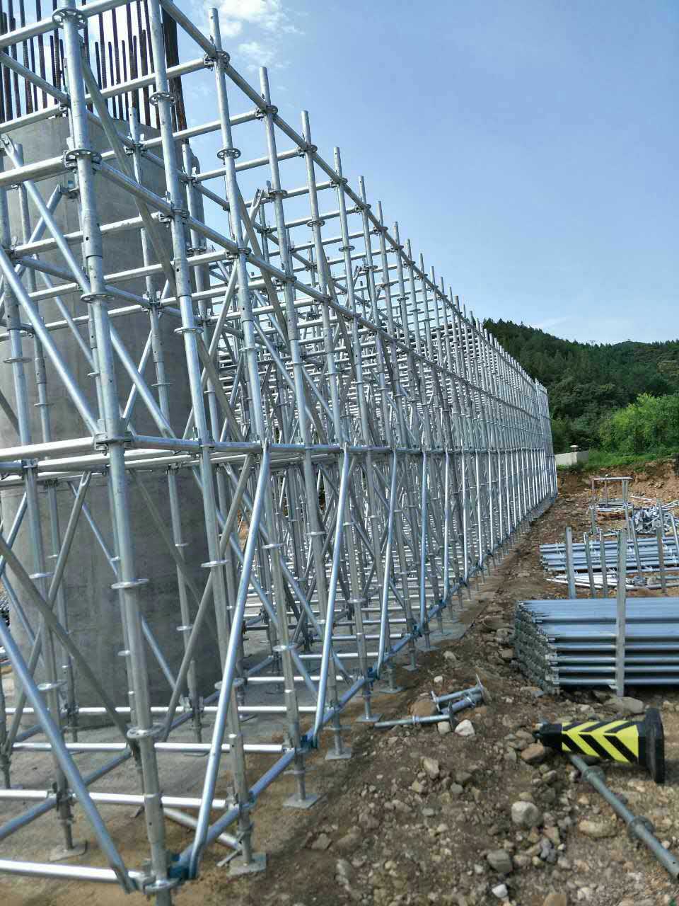 北京通州右提路使用产品：合源建材圆盘脚手架