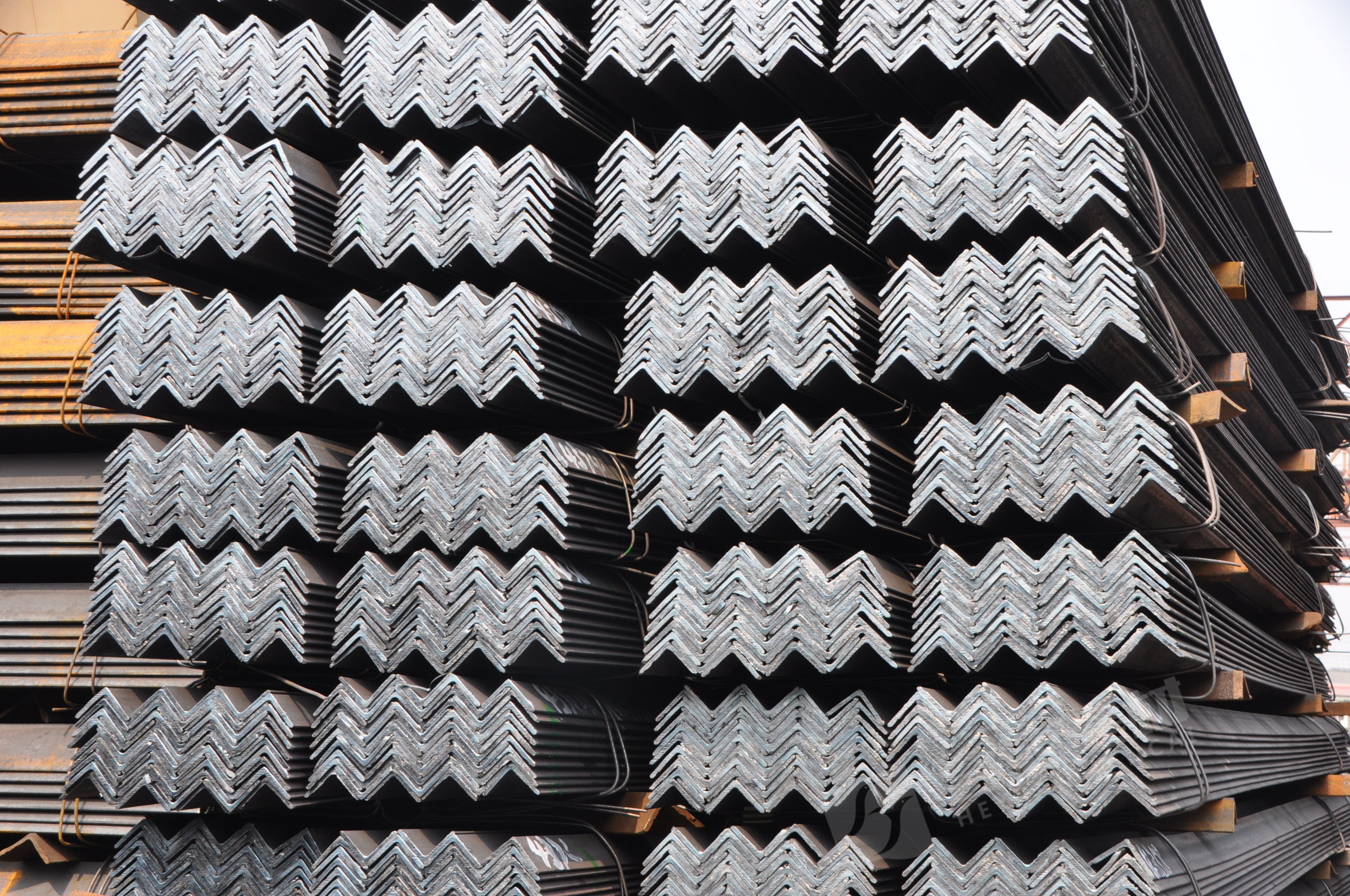 【河北】角钢有哪些分类？有哪些用途？