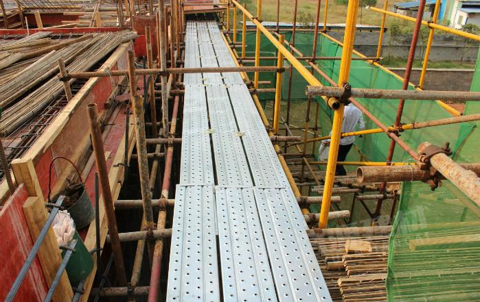 【河北】建筑施工中我们应该怎样正确搭建镀锌钢跳板？