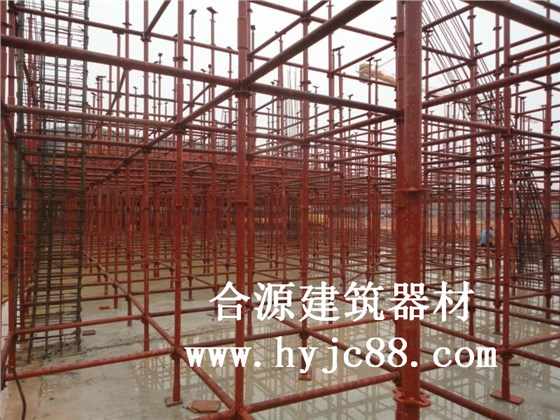 轮扣式钢管脚手架