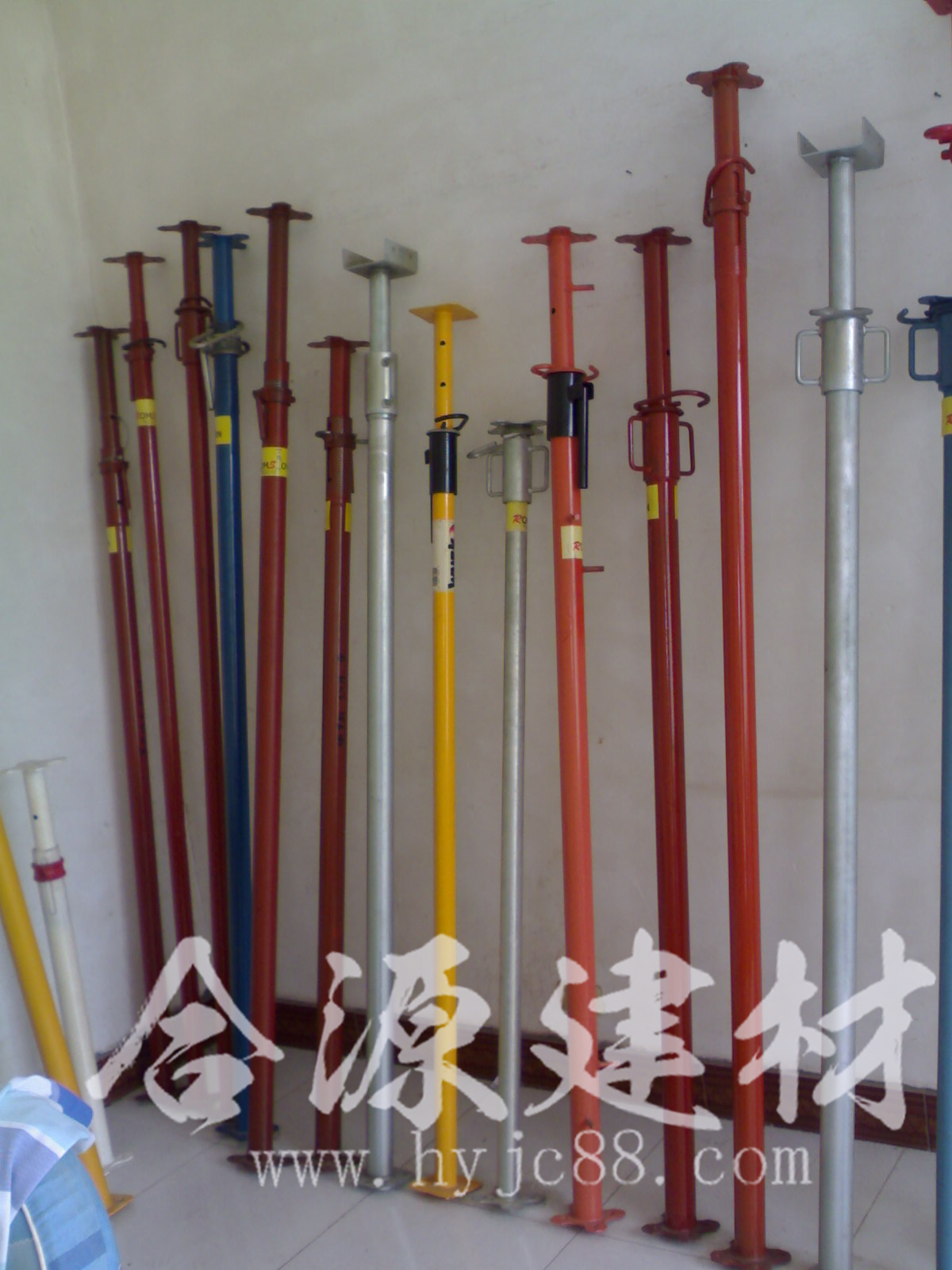 可调钢支撑