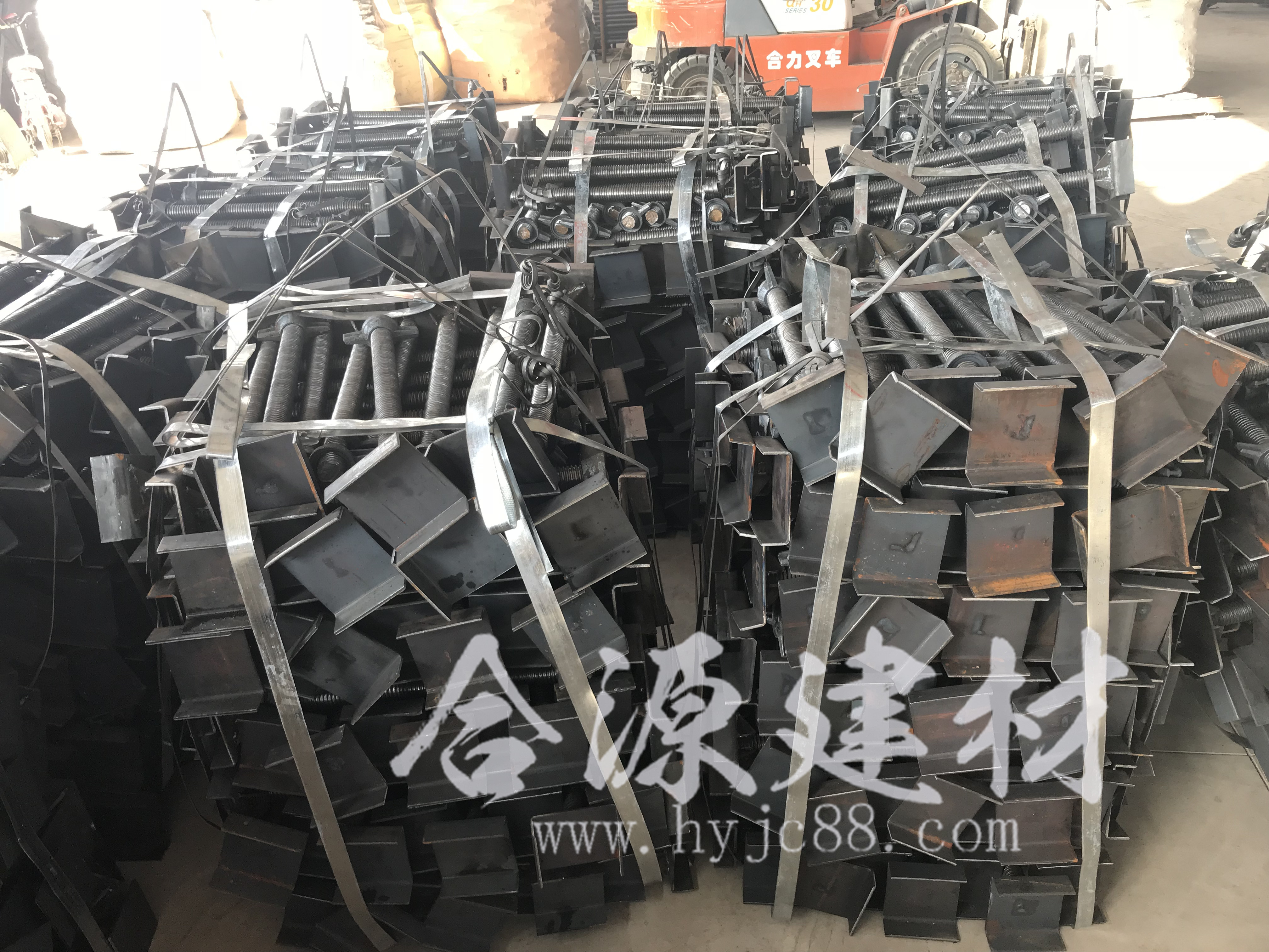 江苏顶托厂家生产工艺完整，价格合理